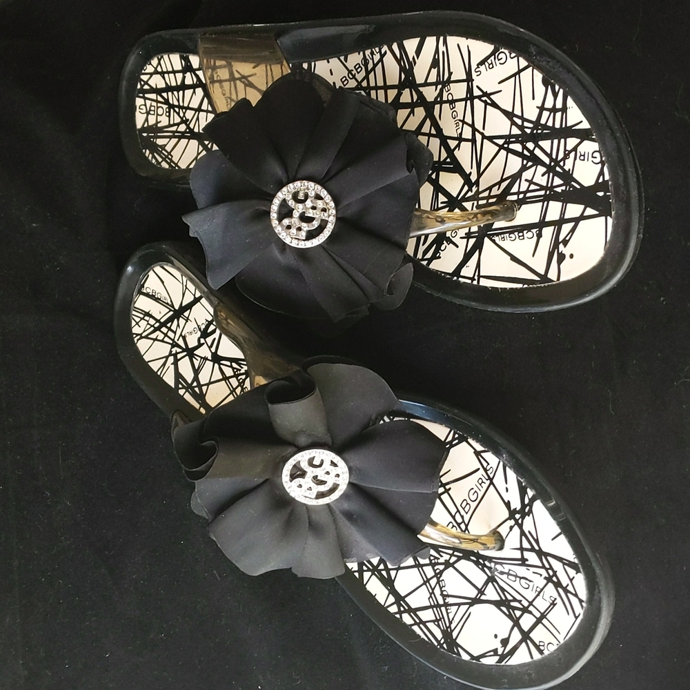BCBG Gel Sandals/Flip flops with Rhinestone BCBG and Black Bows Sz 10